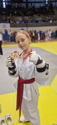 Takmičari Imperium Pazova sa osvojenim medaljama na 22. Omega kupu