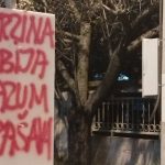 Zbor građana Batajnice postavio upozoravajuće poruke na putu Busije–Šangaj Zbor građana Batajnice postavio upozoravajuće poruke na putu Busije–Šangaj