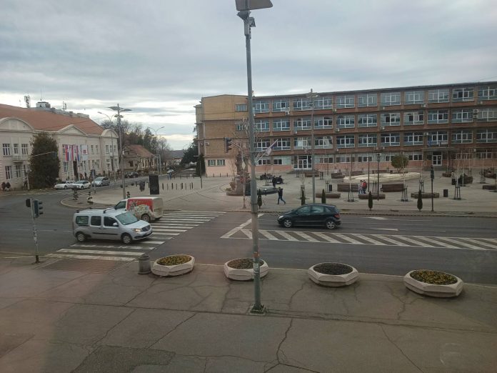 Trg slobode u Inđiji, mesto održavanja promocije knjige i okupljanja građana