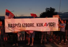 Vučić iz Bakua vređa studente