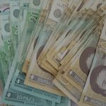 Prosečna zarada u Srbiji za mart 2026: Neto 121.650 dinara Prosečna neto zarada u Srbiji za mart 2026. iznosila je 121.650 dinara, dok je bruto bila 167.263 dinara, uz nastavak rasta plata na godišnjem nivou, pokazuju podaci RZS.