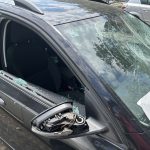 Meta je nacrtana, nasilje je stiglo Napad na automobil sina Dinka Gruhonjića: incident otvara pitanje političkog diskursa i društvene klime u Srbiji